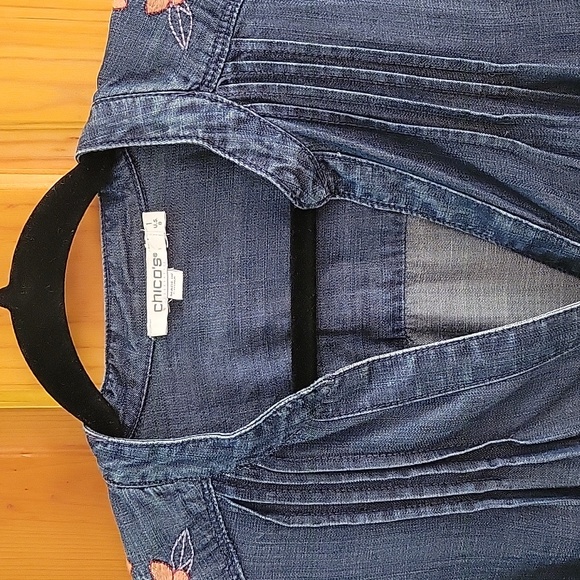 Soft, flowy floral print blouse - Picture 3 of 4